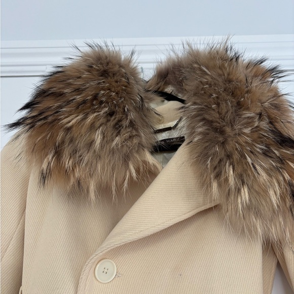 Elegant Cream Andrew Marc Women's Coat with Real Fur Collar - Picture 2 of 9